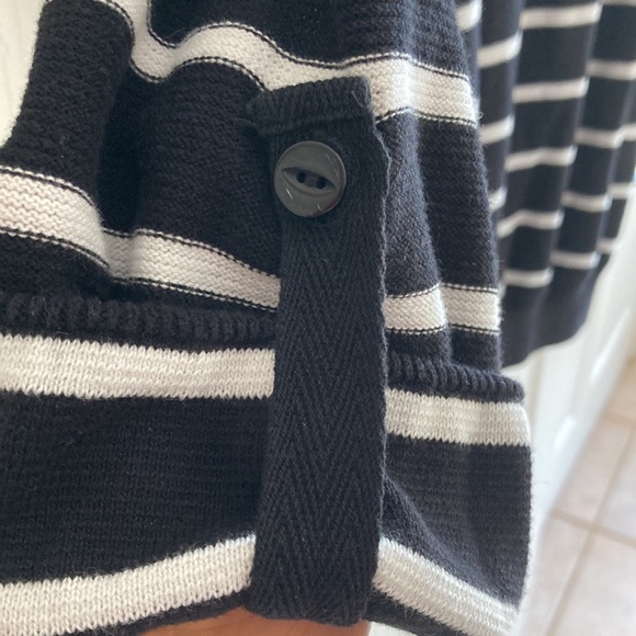 Theory striped boat/round neck top. Size M. Made in USA - Picture 5 of 6